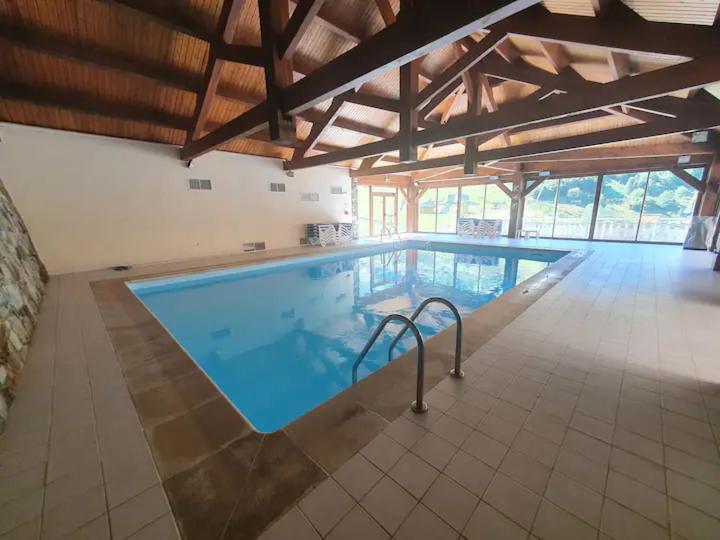 Pleine Nature Pied Pistes Piscine Chauffee 于斯图 外观 照片