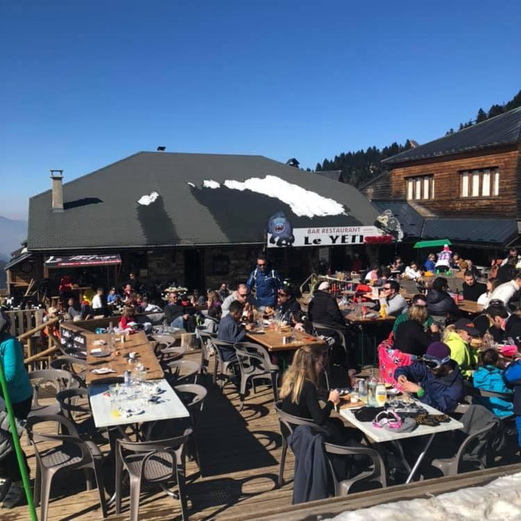 Pleine Nature Pied Pistes Piscine Chauffee 于斯图 外观 照片