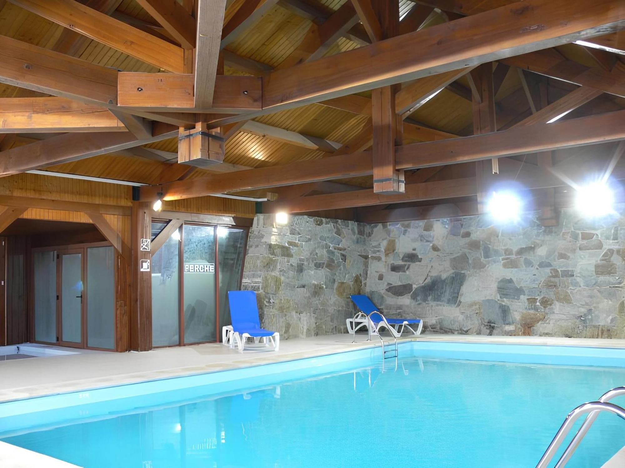 Pleine Nature Pied Pistes Piscine Chauffee 于斯图 外观 照片